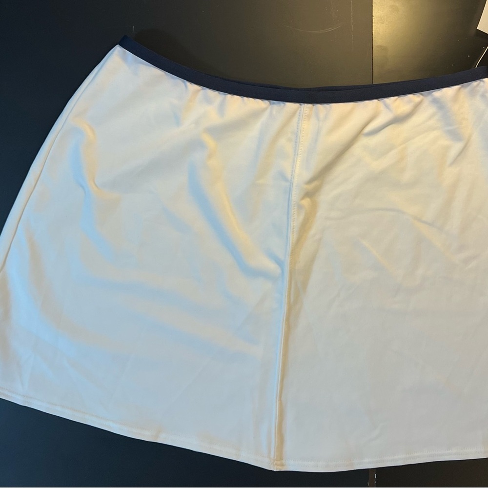 🆕Reebok Hydromove White Athletic Skirt – Large